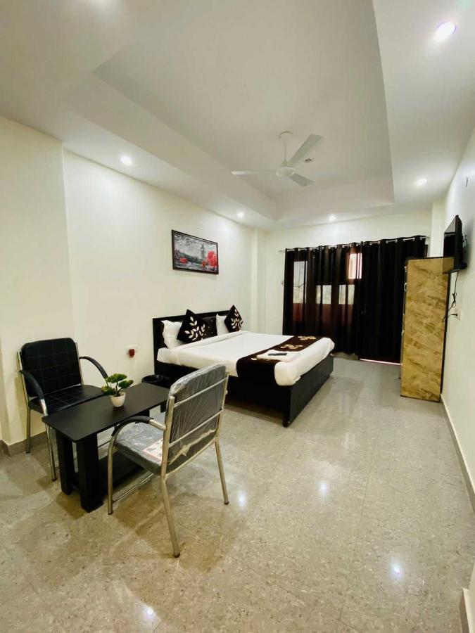 נוידה Hotel O K R Resdiancy Near Botanic Garden Of Indian Republic מראה חיצוני תמונה