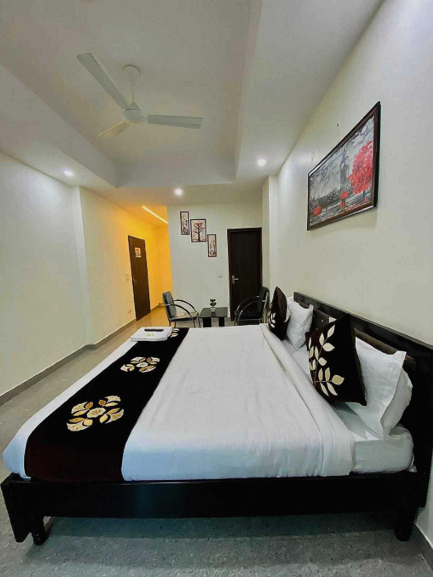נוידה Hotel O K R Resdiancy Near Botanic Garden Of Indian Republic מראה חיצוני תמונה