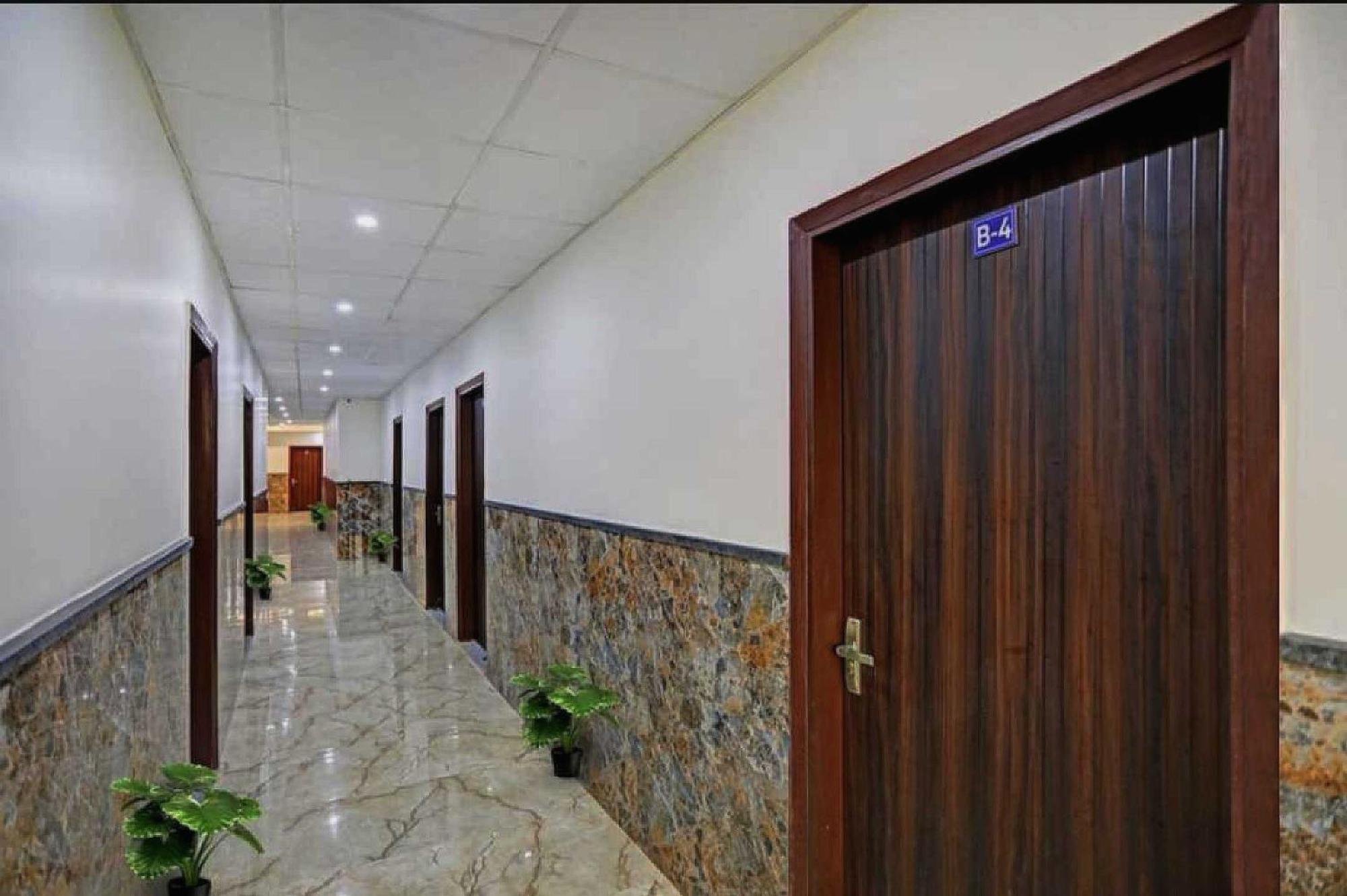 נוידה Hotel O K R Resdiancy Near Botanic Garden Of Indian Republic מראה חיצוני תמונה